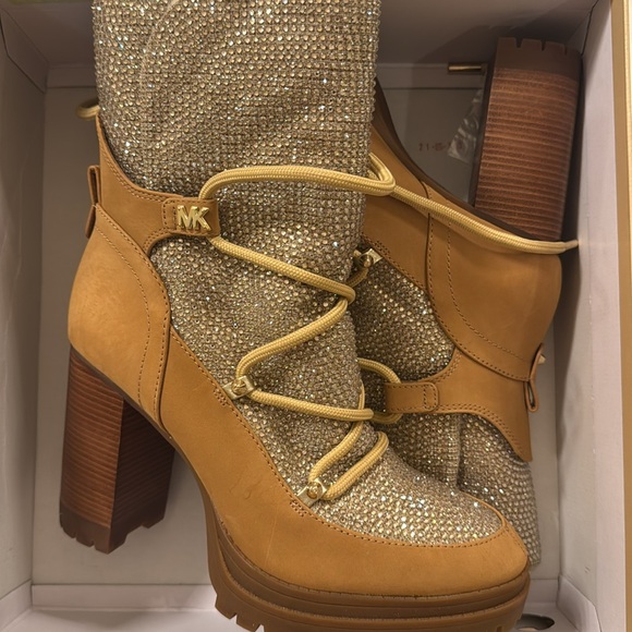 Michael Kors | Culver Embellished Nubuck and Glitter Chain Mesh Lace-Up Boot 🥾11 - Picture 5 of 14